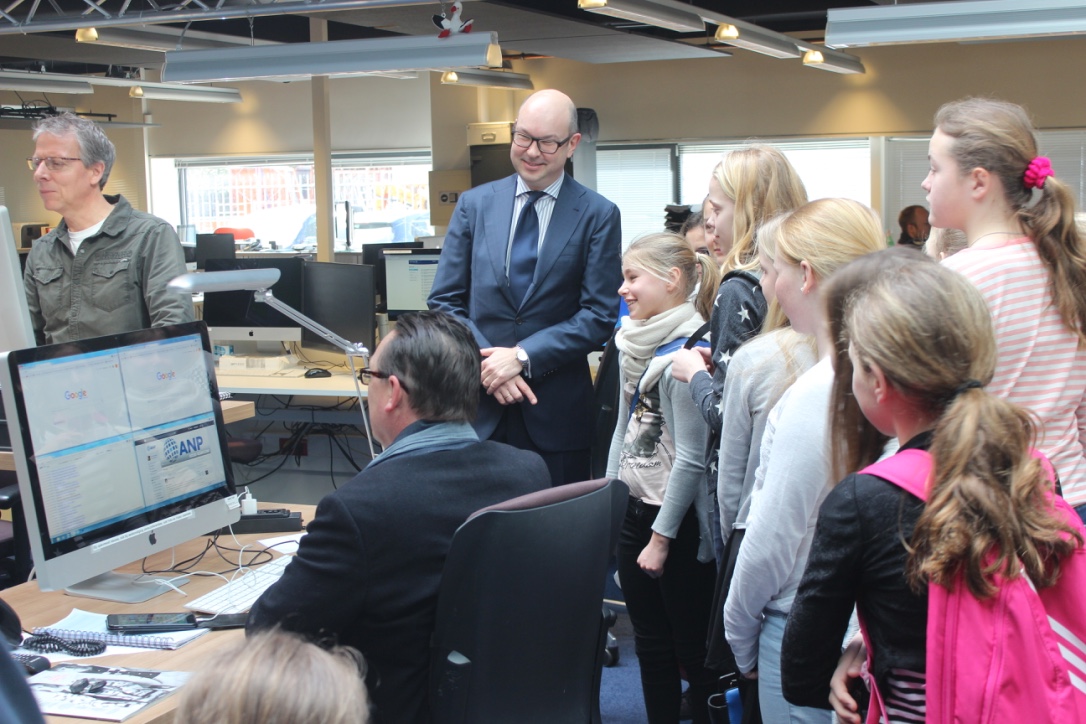 Leerlingen Krijgen Rondleiding Bij Het ANP - Nieuws In De Klas